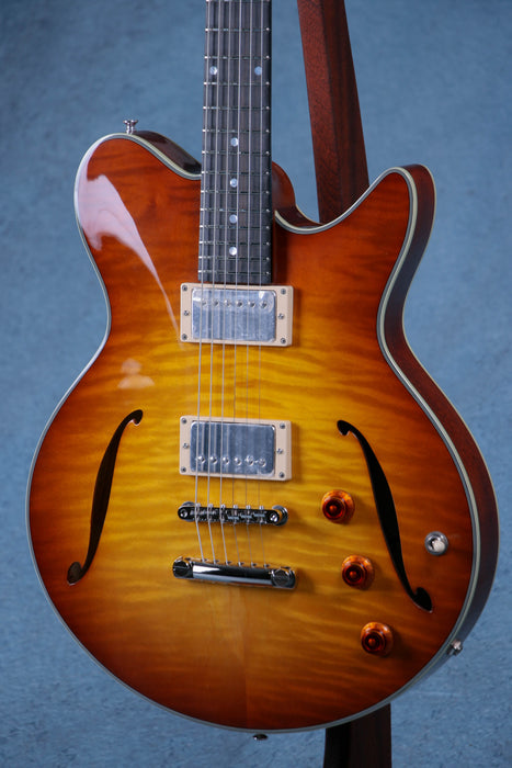 Eastman Romeo California Hollowbody Electric Guitar - Goldburst - P2303384