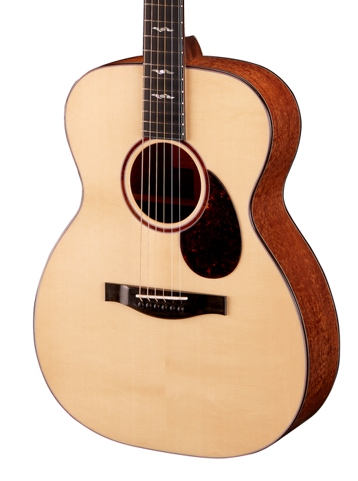 Eastman Luthier Series OM Quilted Sapele Acoustic Guitar