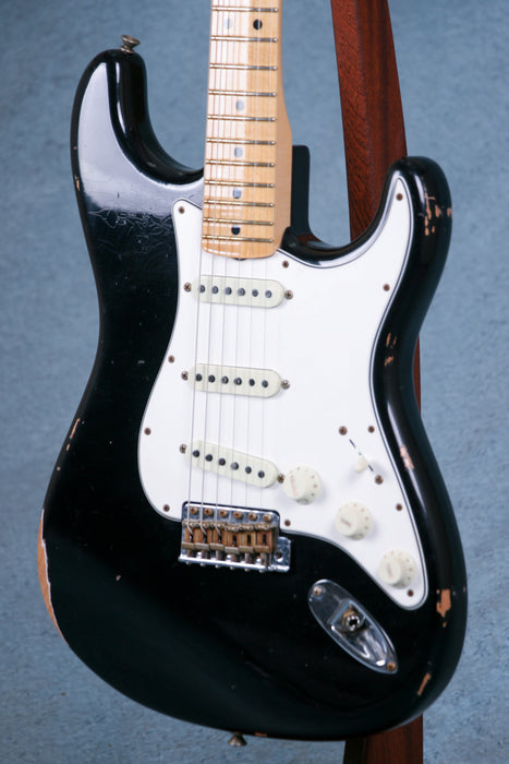 Fender Custom Shop 1968 Stratocaster Relic Maple Fingerboard Electric Guitar - Aged Black - CZ562102