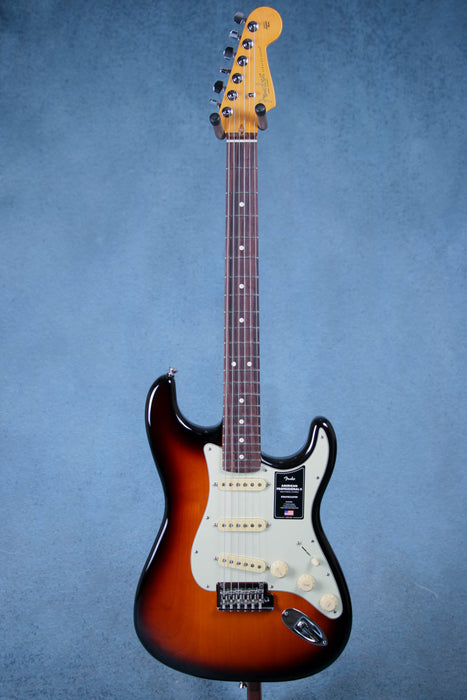 Fender 70th Anniversary American Professional II Stratocaster -  2-Colour Sunburst - US22089539