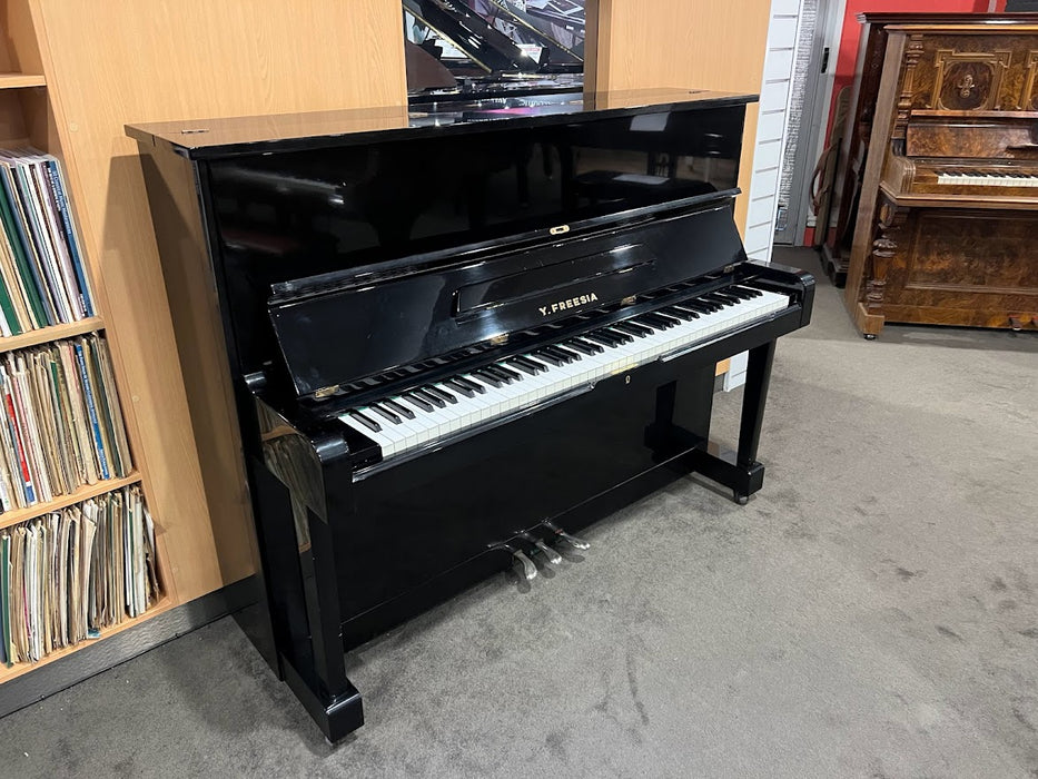 Freesia YF-1 119cm Preowned Upright Piano 41922 - Polished Ebony