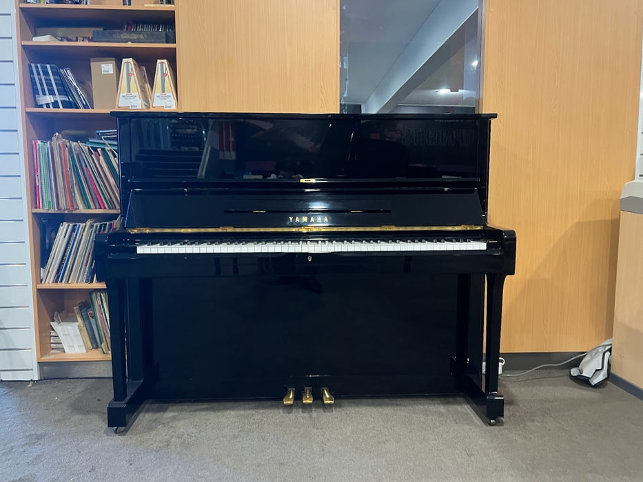 Yamaha U1M 121cm Preowned Upright Piano 3237440 - Polished Ebony