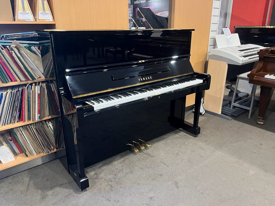 Yamaha U1M 121cm Preowned Upright Piano 3237440 - Polished Ebony