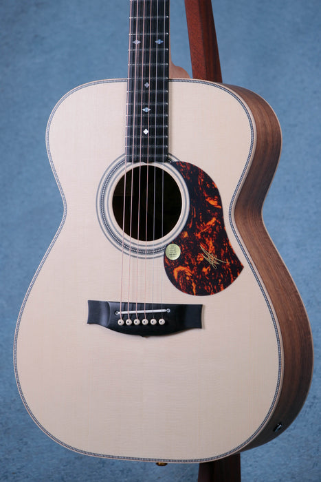Maton EBG808 Artist Acoustic Electric Guitar w/Case - 30320