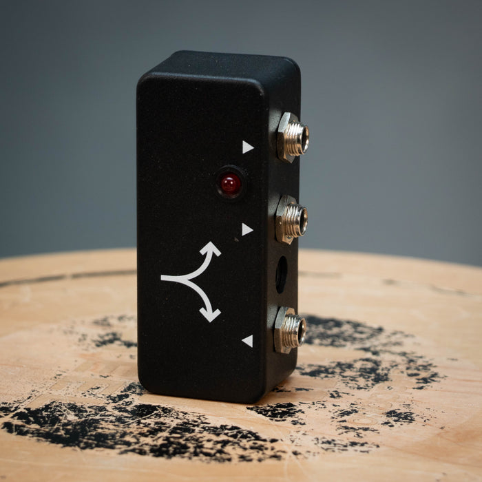 JHS Buffered Splitter w/Box - Preowned