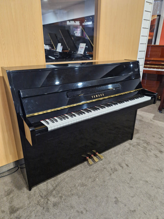 Yamaha C108 108cm Preowned Upright Piano 5314796 - Polished Ebony