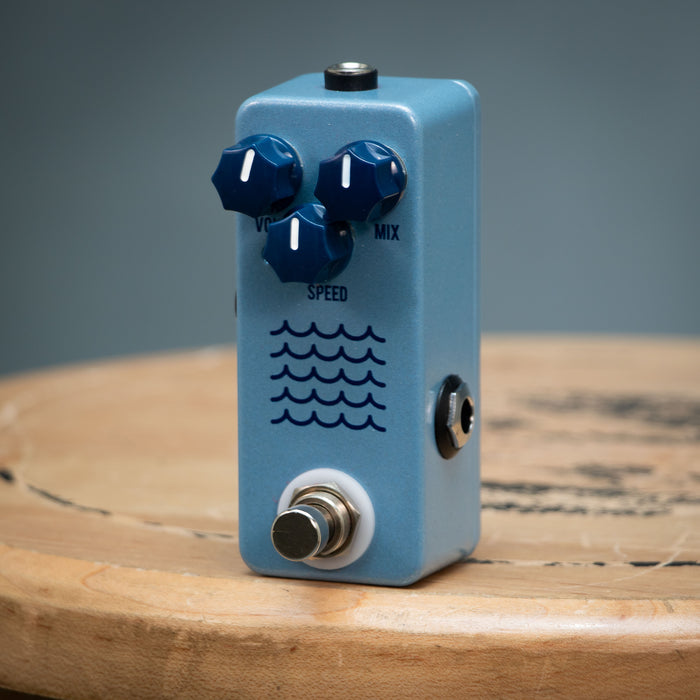 JHS Tidewater Tremolo Pedal w/Box - Preowned