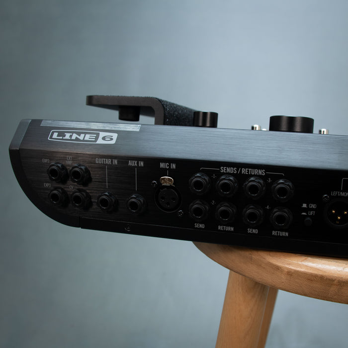 Line 6 Helix Floor Guitar Multi-Effects Processor w/Box - Preowned