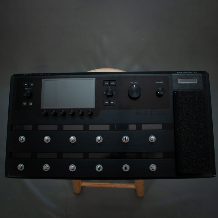 Line 6 Helix Floor Guitar Multi-Effects Processor w/Box - Preowned