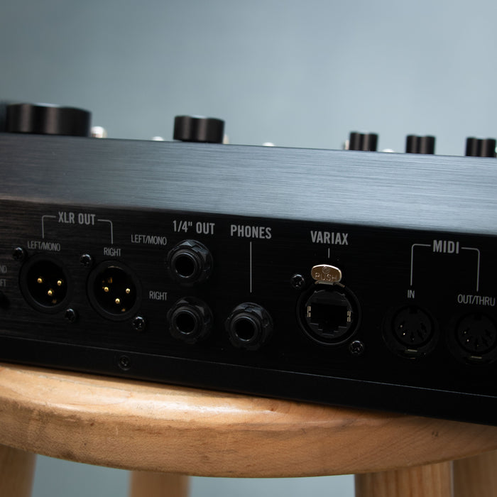 Line 6 Helix Floor Guitar Multi-Effects Processor w/Box - Preowned