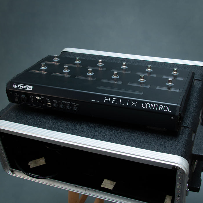 Line 6 Helix Rack Guitar Processor + Helix Control w/Case - Preowned