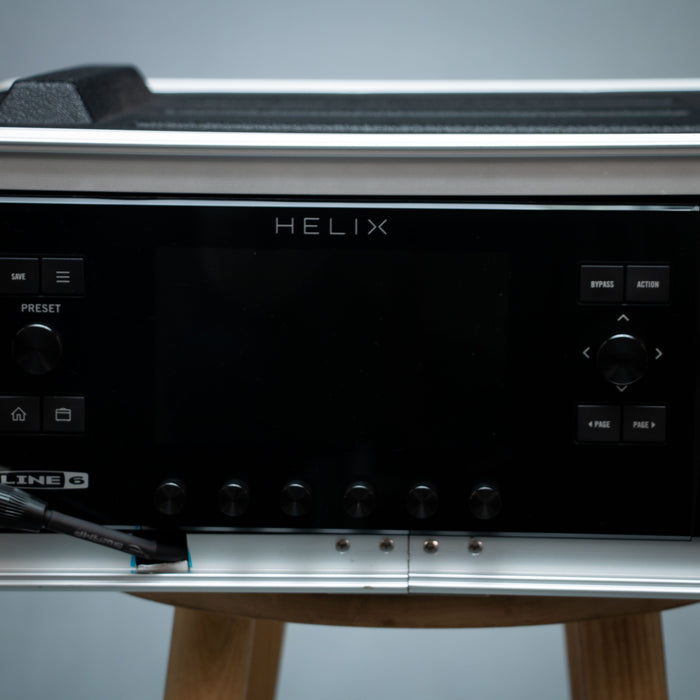 Line 6 Helix Rack Guitar Processor + Helix Control w/Case - Preowned