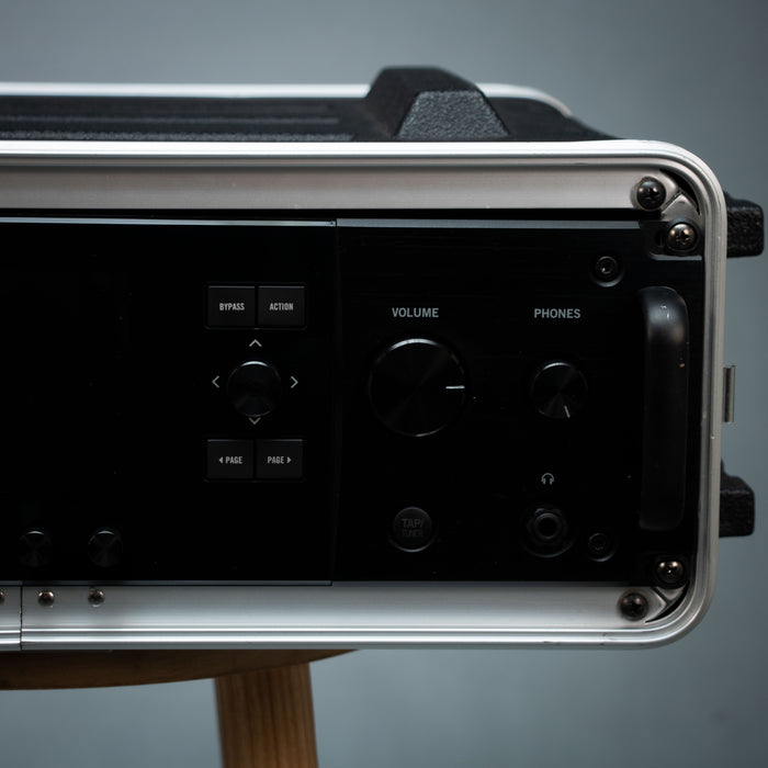 Line 6 Helix Rack Guitar Processor + Helix Control w/Case - Preowned