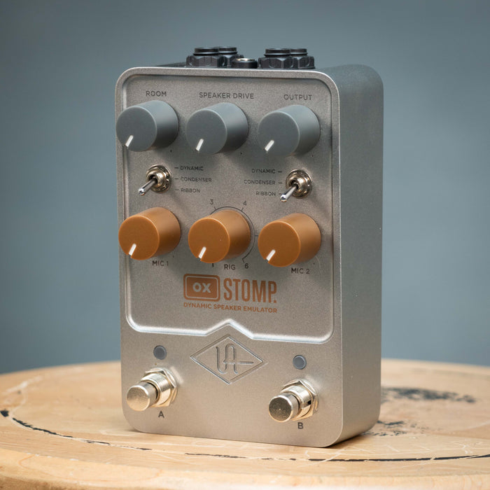 Universal Audio OX Stomp Dynamic Speaker Emulator w/Box - Preowned