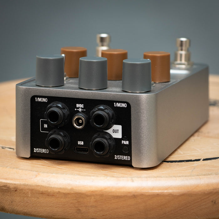 Universal Audio OX Stomp Dynamic Speaker Emulator w/Box - Preowned