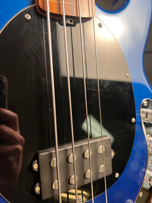 Ernie Ball Music Man 2013 StingRay 4 H 3EQ Fretless w/Case - Blue Pearl - Preowned