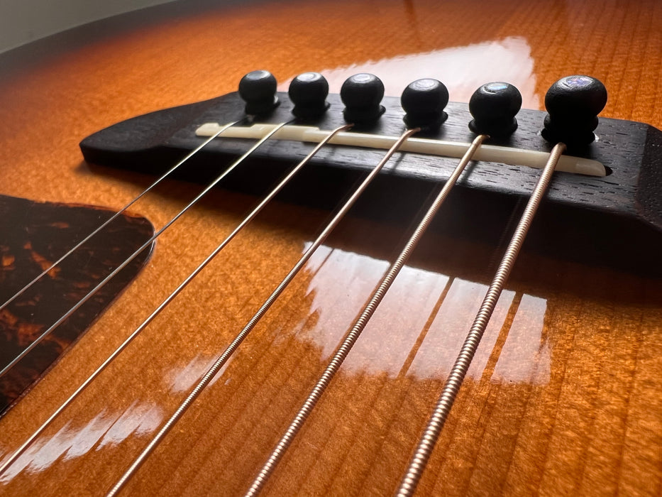 Washburn Solo DeLuxe Reissue w/Case - Vintage Sunburst - Preowned