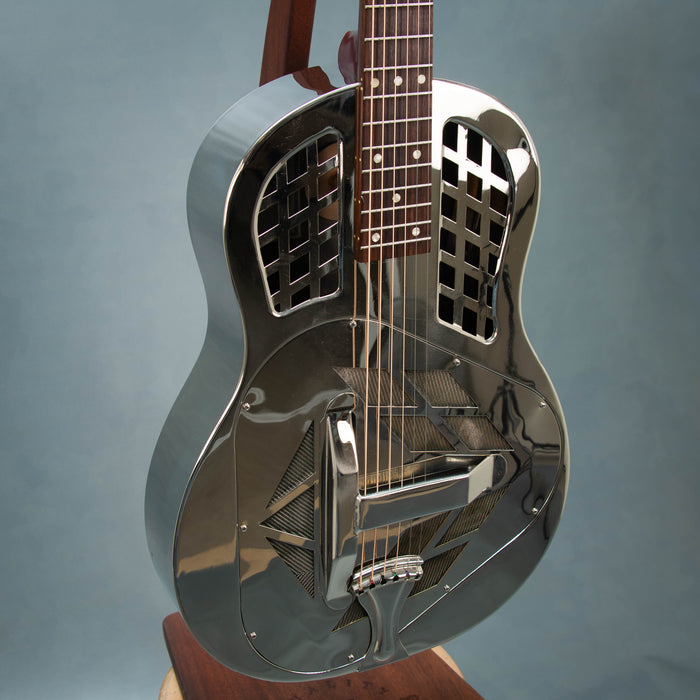 Amistar Style 1 Tricone Handmade Resonator w/Case - Preowned