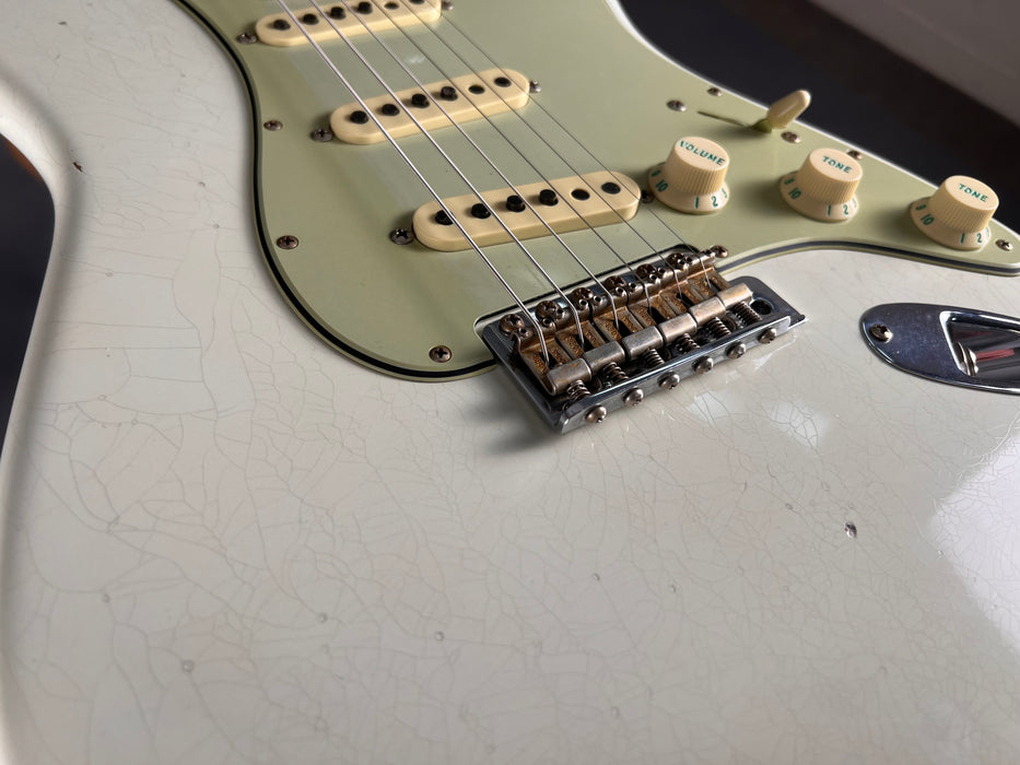Fender Custom Shop 2023 1964 Stratocaster Journeyman Relic w/Case - Aged Olympic White - Preowned