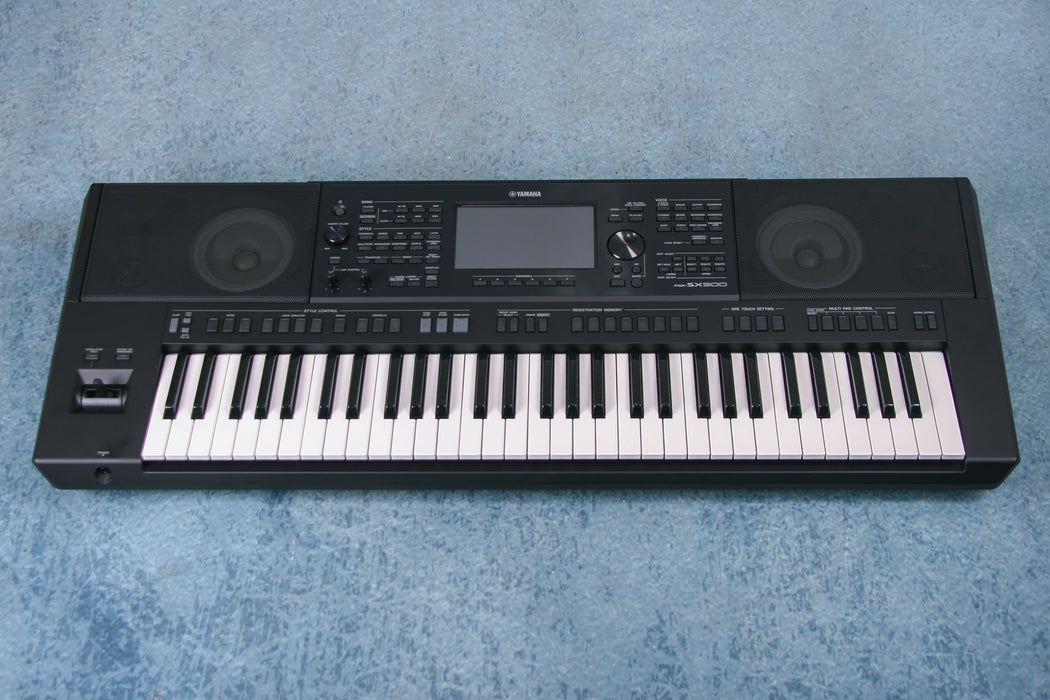 Yamaha PSRSX900 61 Key Portable Keyboard - Preowned