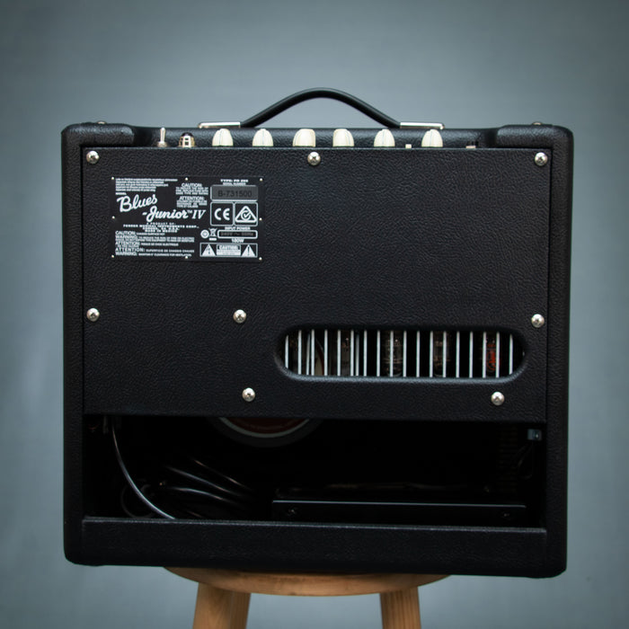 Fender Blues Junior IV Black Combo Guitar Amplifier w/Footswitch - Preowned