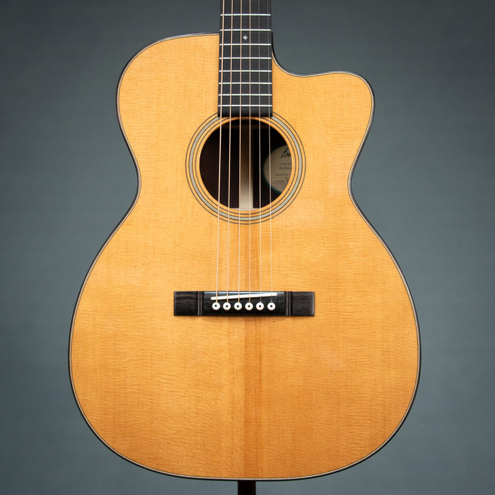 Bourgeois Downeast Series OMCE Soloist Acoustic Guitar - D2604246