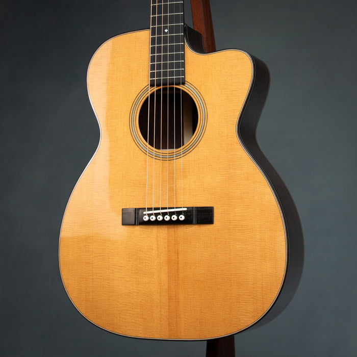 Bourgeois Downeast Series OMCE Soloist Acoustic Guitar - D2604246