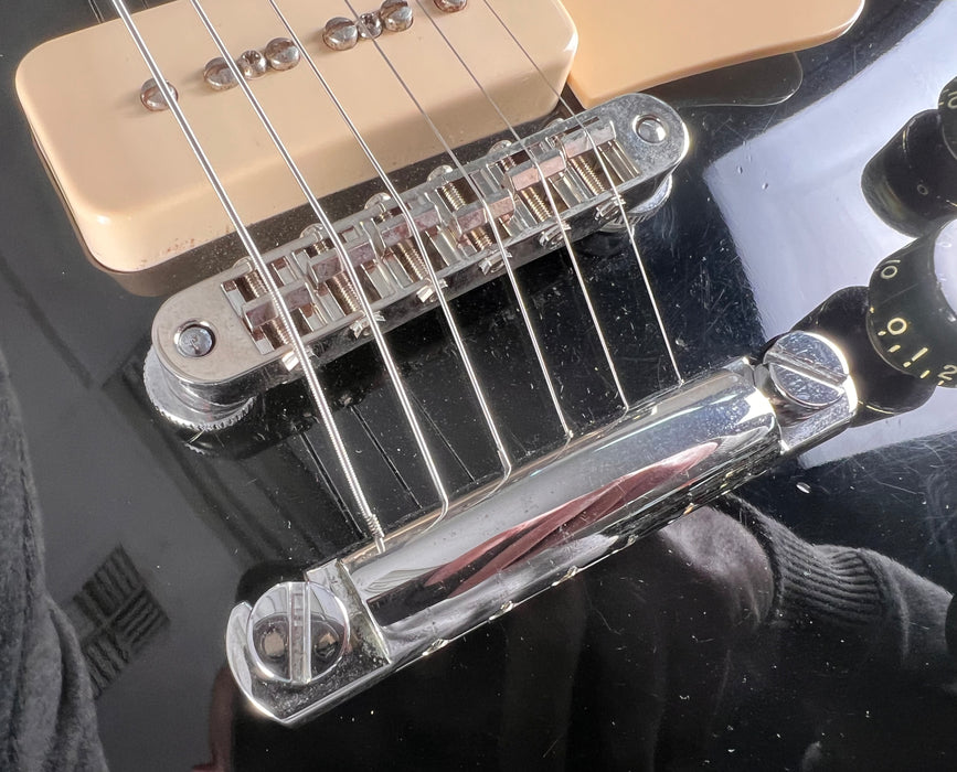 Gibson 1980 Les Paul Pro Deluxe w/Case - Ebony - Preowned