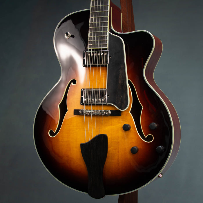 Eastman AR605CE Archtop Electric Guitar - Classic Sunburst - Clearance - L2500688