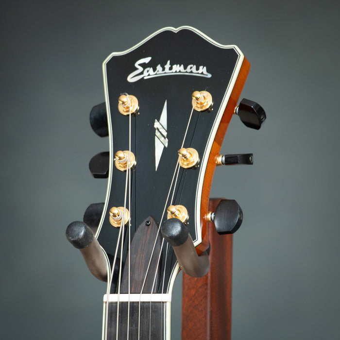 Eastman AR805CE-GB Hollow Body Electric Guitar - Goldburst - L2600959