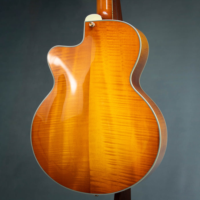 Eastman AR805CE-GB Hollow Body Electric Guitar - Goldburst - L2600959