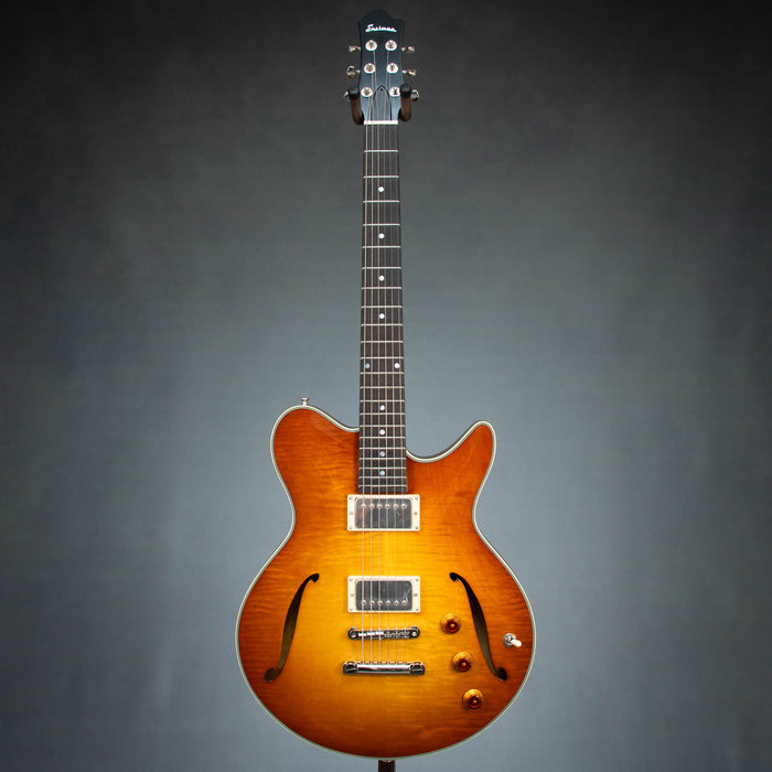 Eastman Romeo California Hollowbody Electric Guitar - Goldburst - P2401165