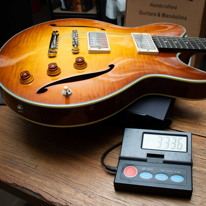 Eastman Romeo California Hollowbody Electric Guitar - Goldburst - P2401165