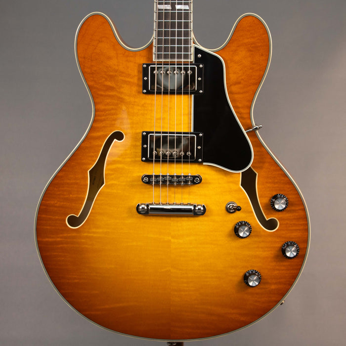 Eastman T486 Thinline Electric Guitar - Goldburst - P2500428