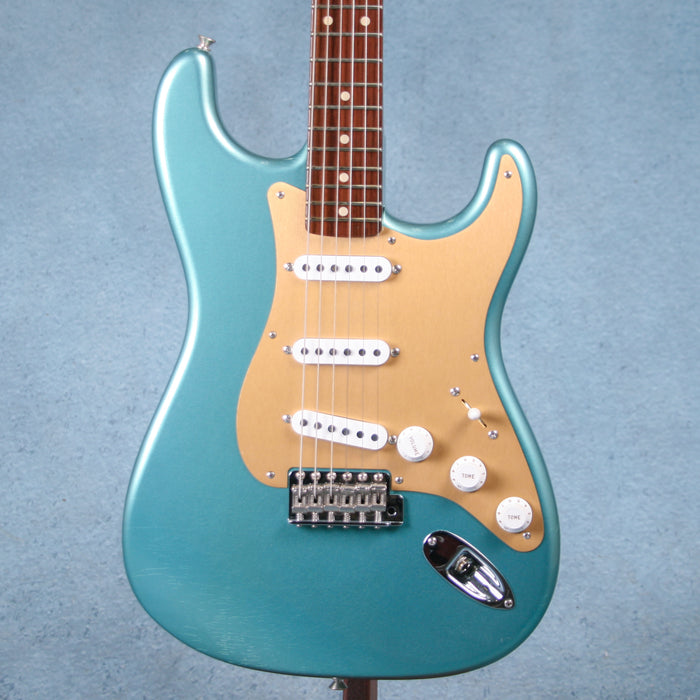 Fender Custom Shop Limited Edition 1957 Stratocaster Deluxe Closet Classic Rosewood Neck - Aged Teal Green Metallic - CZ579522