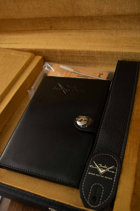 Fender Custom Shop 1969 Stratocaster Journeyman Relic - Aged Black - CZ587432