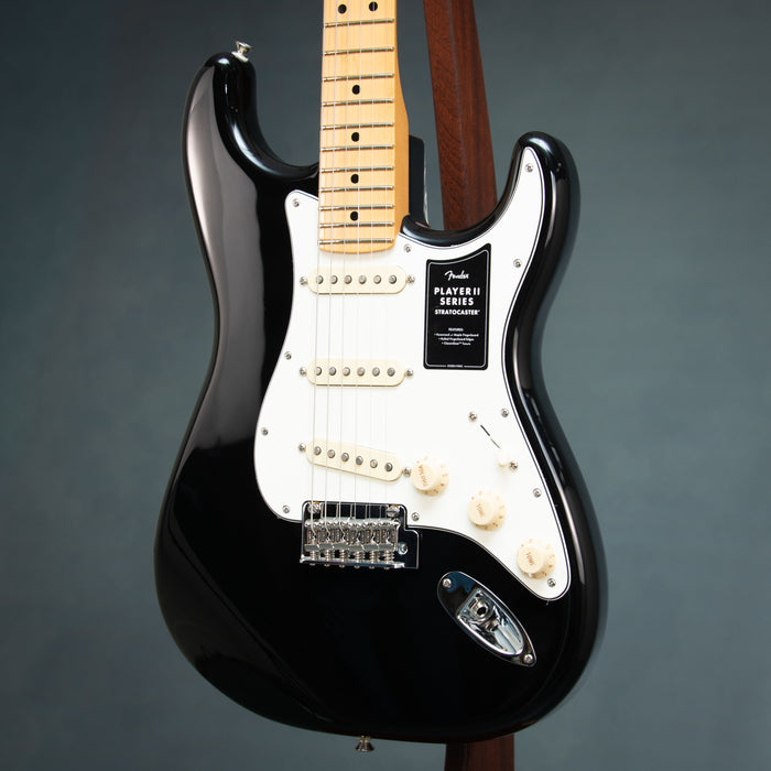 Fender Player II Stratocaster Maple Fingerboard - Black - B-Stock - MX26018229B