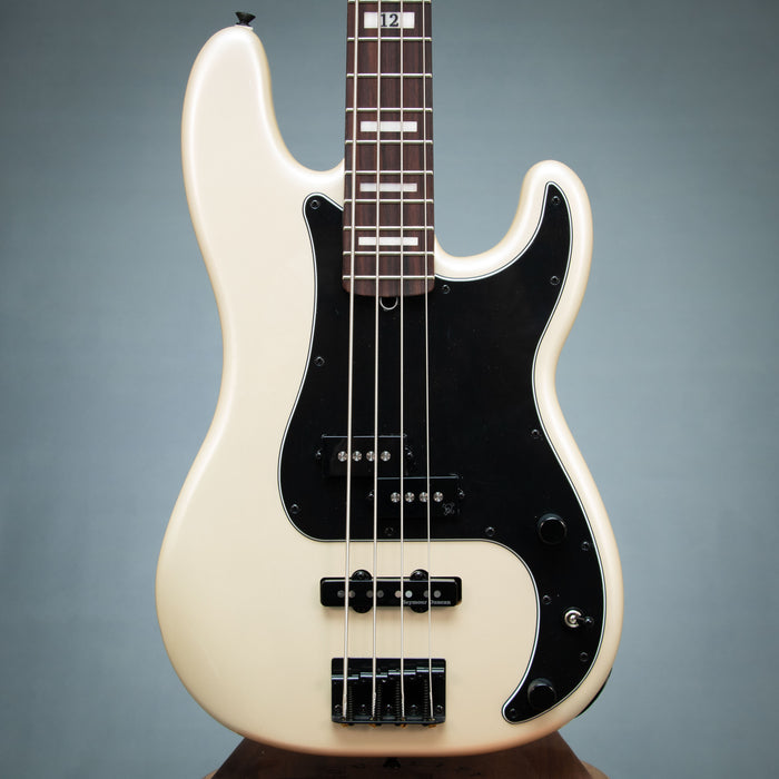 Fender Duff McKagan Signature Deluxe Precision Bass Rosewood Fingerboard B-Stock - White Pearl - MXD2600066B