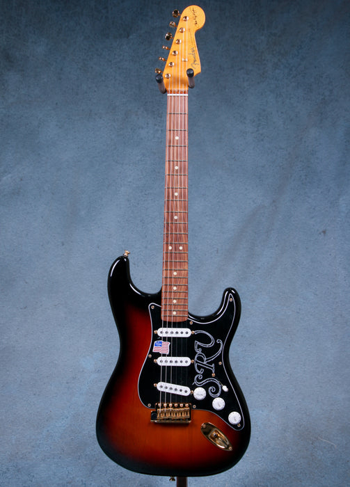 Fender Stevie Ray Vaughan Signature Stratocaster Pau Ferro Fingerboard - B-Stock - 3-Color Sunburst - US22011777B - Clearance