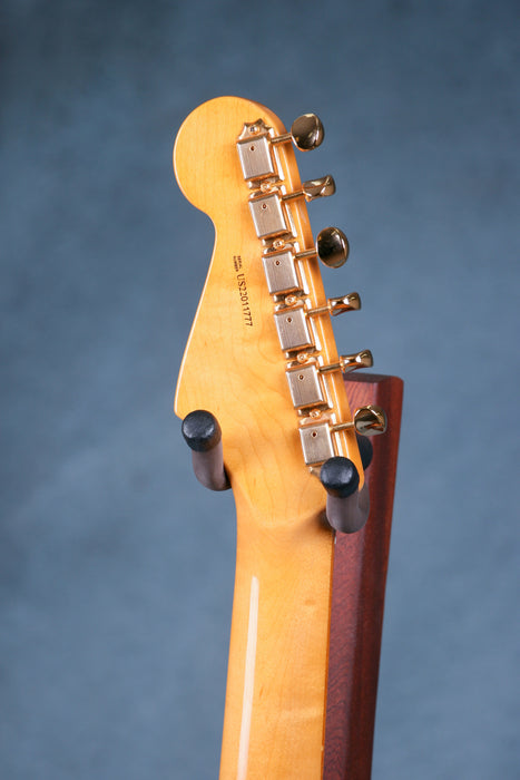 Fender Stevie Ray Vaughan Signature Stratocaster Pau Ferro Fingerboard - B-Stock - 3-Color Sunburst - US22011777B - Clearance