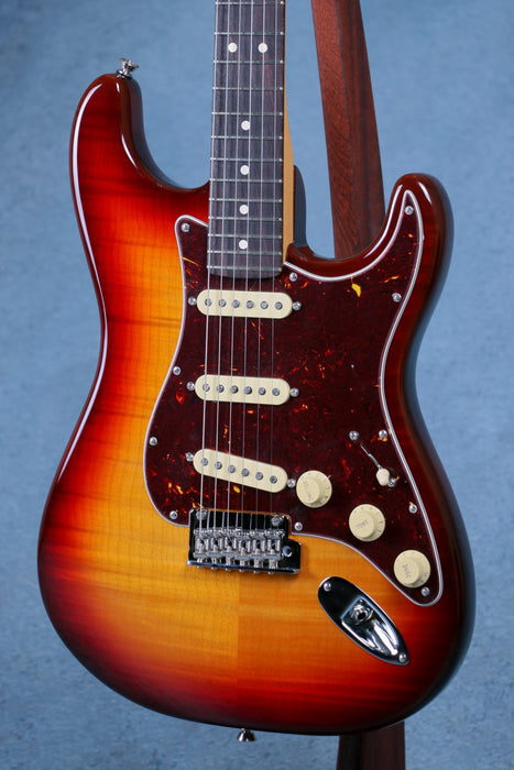 Fender 70th Anniversary American Professional II Stratocaster - Comet Burst - US23047524