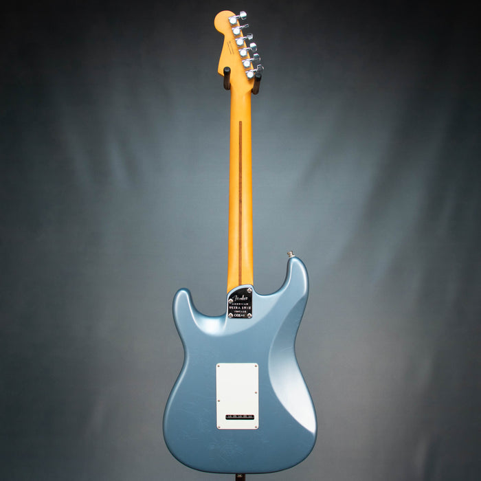 Fender American Ultra Luxe Vintage '60s Stratocaster Electric Guitar - Ice Blue Metallic - US25006426