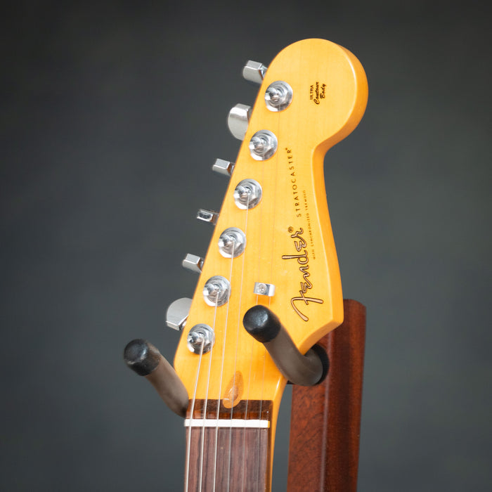 Fender American Ultra Luxe Vintage '60s Stratocaster Electric Guitar - Ice Blue Metallic - B-Stock - US25021760B