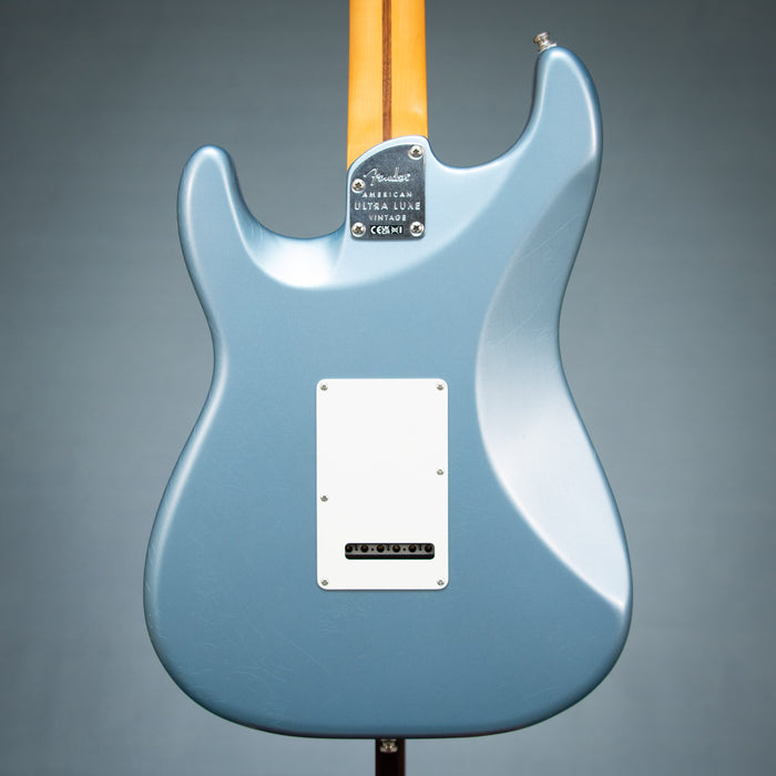 Fender American Ultra Luxe Vintage '60s Stratocaster Electric Guitar - Ice Blue Metallic - B-Stock - US25021760B