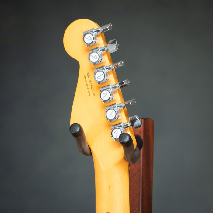 Fender American Ultra Luxe Vintage '60s Stratocaster Electric Guitar - Ice Blue Metallic - B-Stock - US25021760B