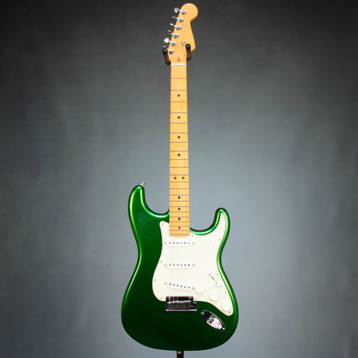 Fender Limited Edition FSR American Ultra II Stratocaster Roasted Maple Fingerboard - Candy Green - B-Stock - US25025833B