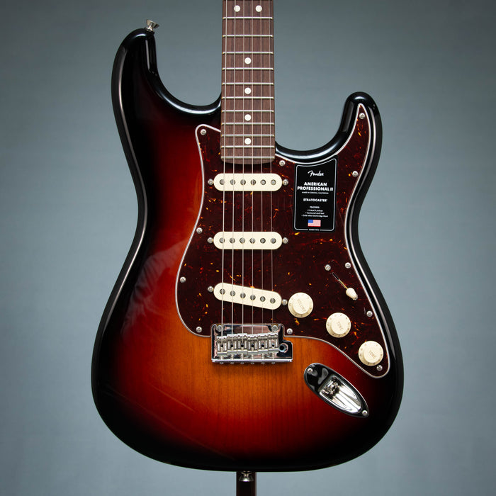 Fender American Professional II Stratocaster Rosewood Fingerboard B-Stock - 3-Color Sunburst - US25044653B