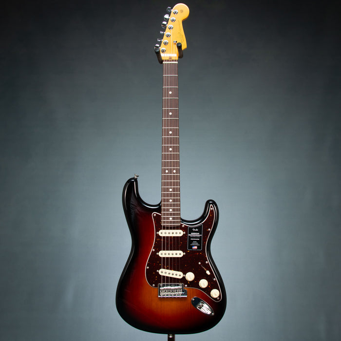 Fender American Professional II Stratocaster Rosewood Fingerboard B-Stock - 3-Color Sunburst - US25044653B