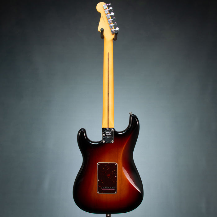Fender American Professional II Stratocaster Rosewood Fingerboard B-Stock - 3-Color Sunburst - US25044653B