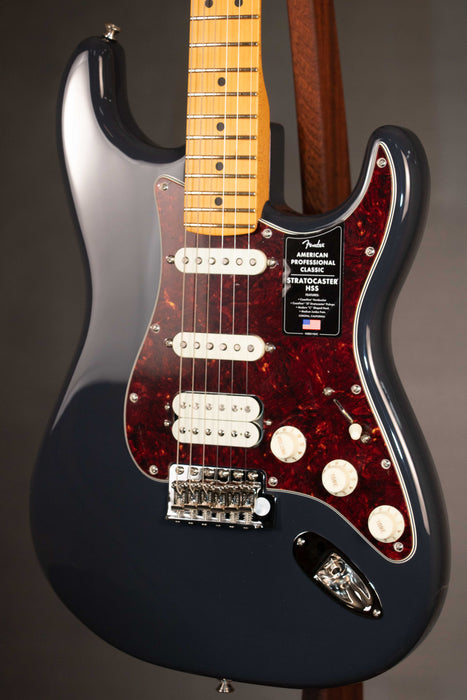 Fender American Professional Classic Stratocaster HSS Maple Fingerboard - Faded Black - US25052099